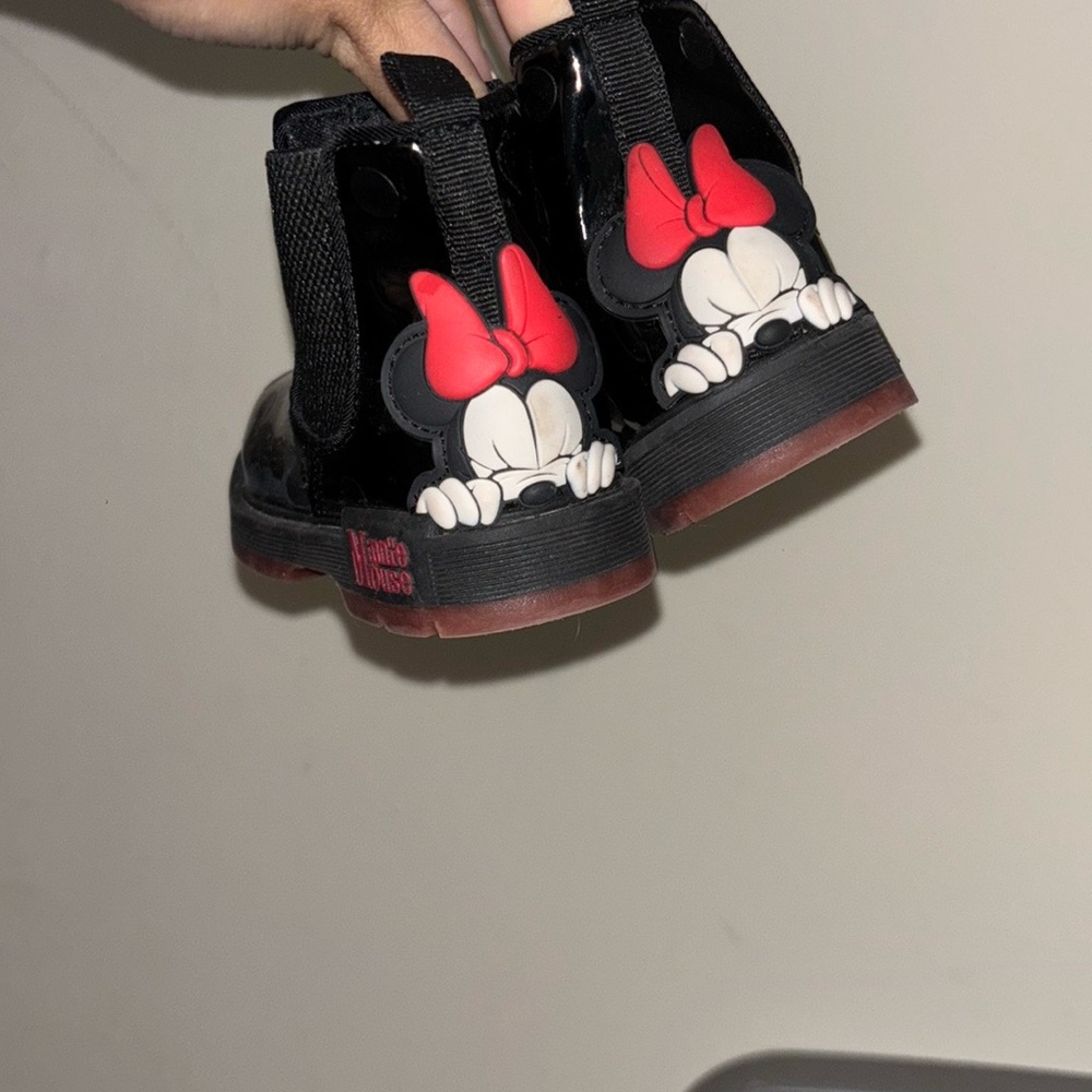 Minnie Mouse Booties - Picture 2 of 5